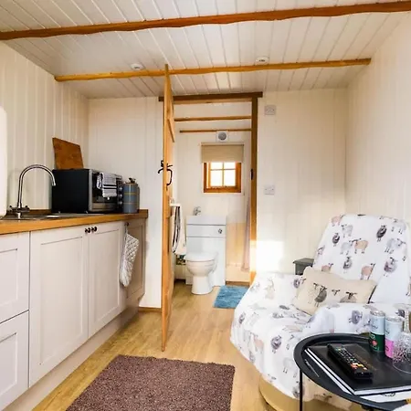 Shepherd S Hut Cosy Farm Sleeps 2 度假居 *